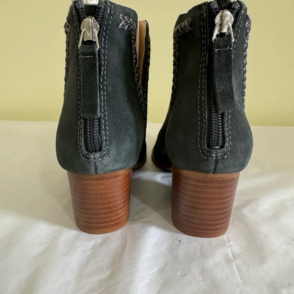 NEW Dolce Vita Dylan Suede Stacked Heel Boots Booties Size 7 - Picture 5 of 10